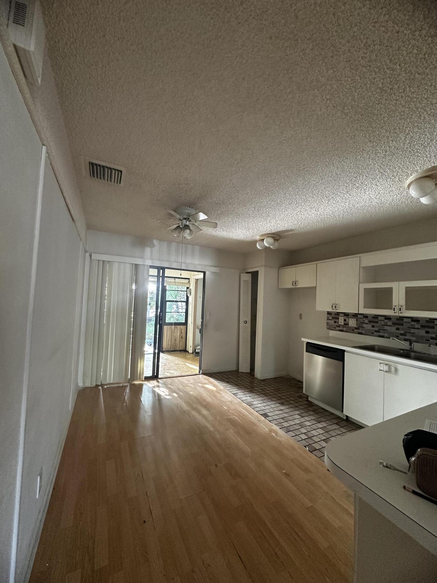 FOREST HILL VILLAS GARDEN CONDO - Residential
