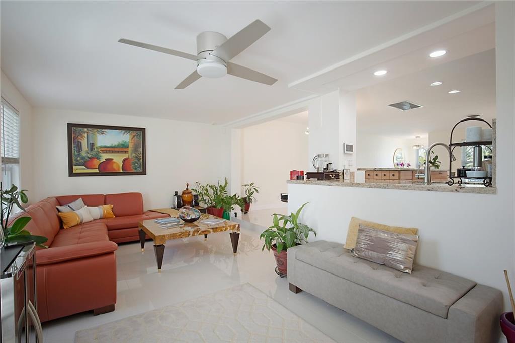 Coral Villas 47-45 B - Residential