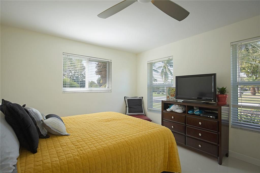 Coral Villas 47-45 B - Residential