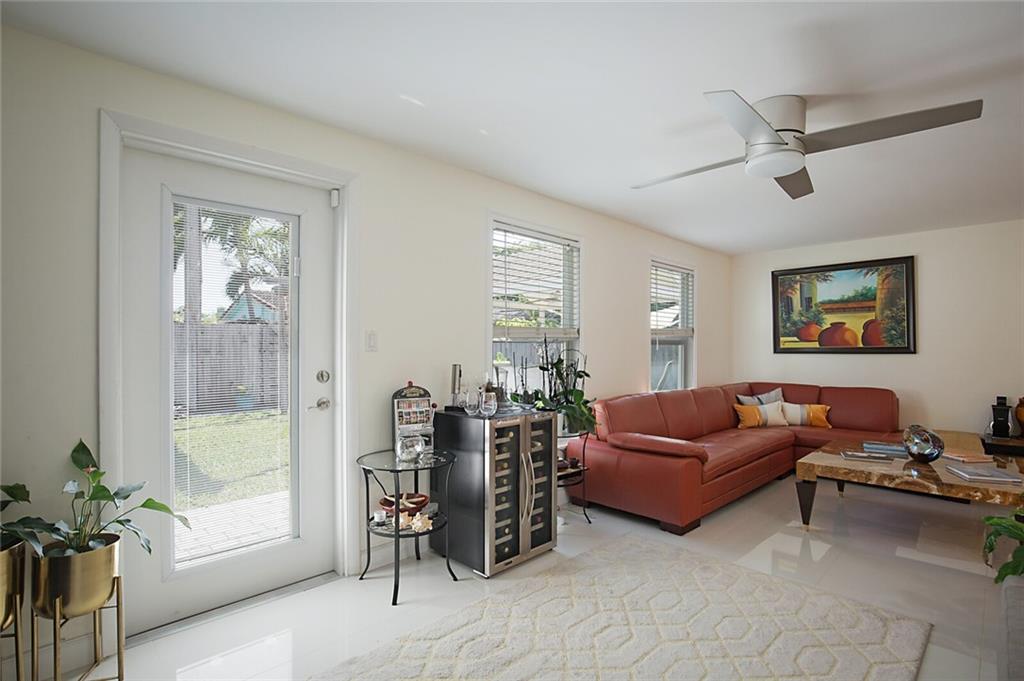Coral Villas 47-45 B - Residential