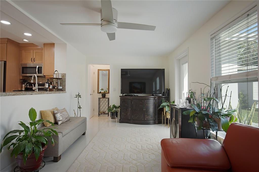 Coral Villas 47-45 B - Residential