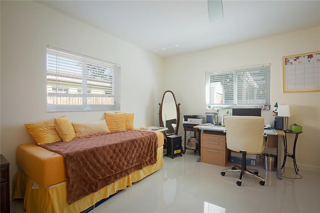 Coral Villas 47-45 B - Residential