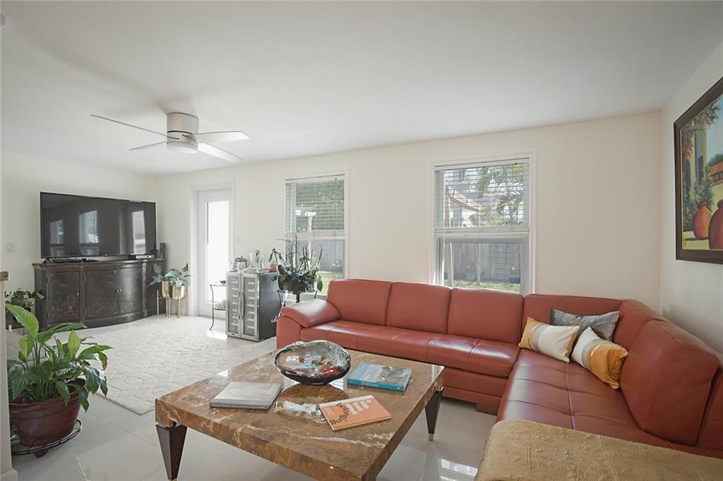 Coral Villas 47-45 B - Residential