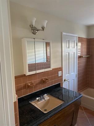 FAIRLAWN 1ST ADD - Residential Lease