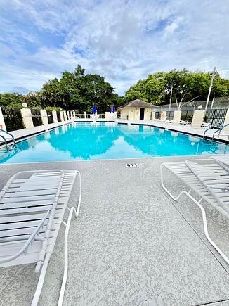 GLENWOOD TWNHS - Residential