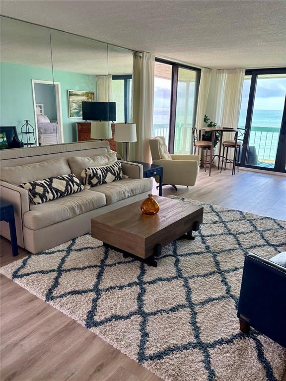 OCEANA OCEANFRONT CONDOMINIUM I - Residential Lease