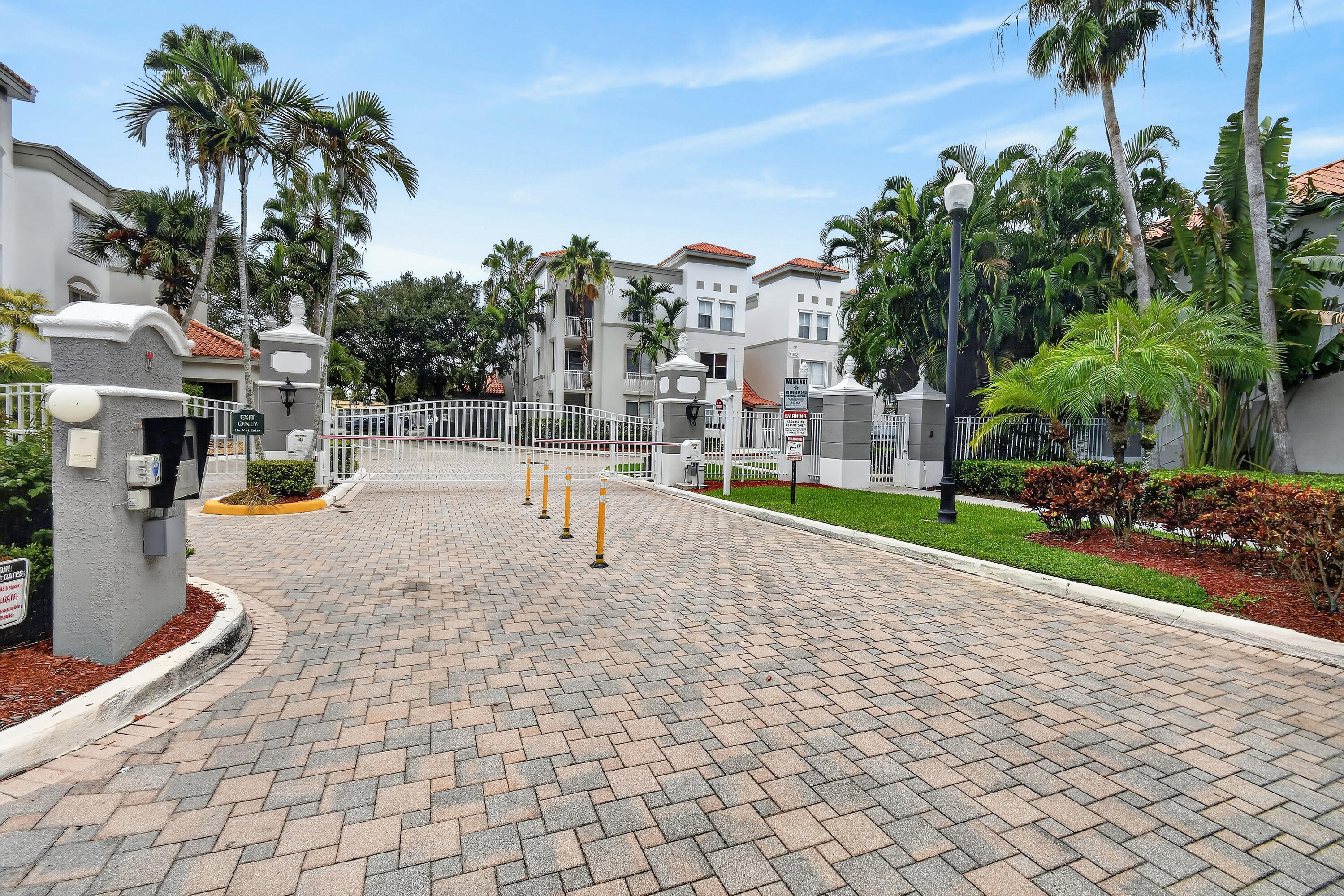 RESIDENCES AT LEGACY PLACE CONDO - Residential
