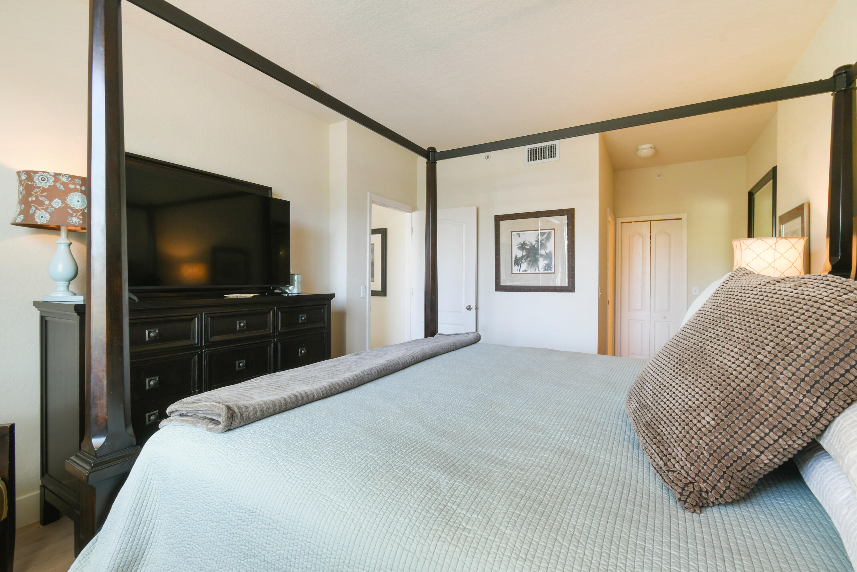 RESIDENCES AT LEGACY PLACE CONDO - Residential
