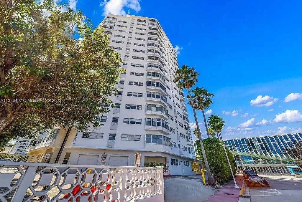 OCTAGON TOWERS I CONDO - Residential