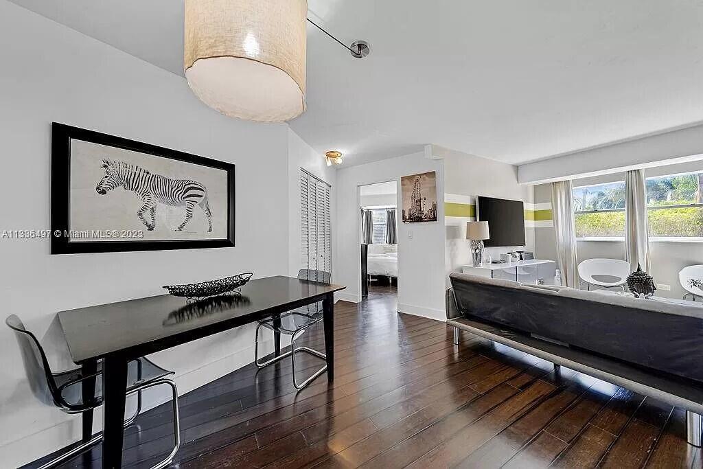 OCTAGON TOWERS I CONDO - Residential
