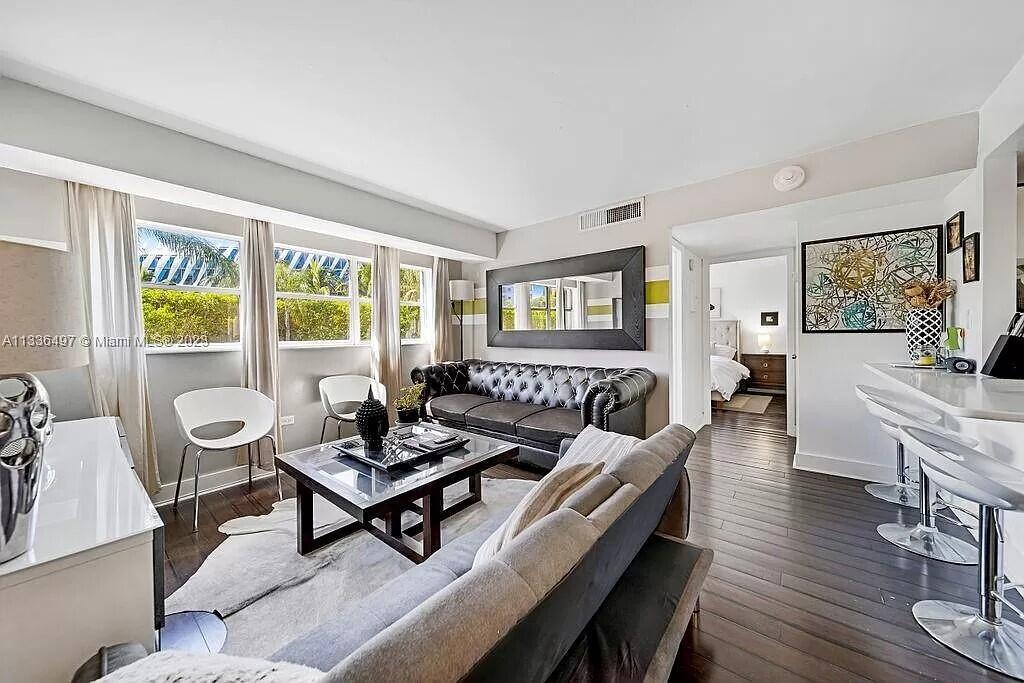OCTAGON TOWERS I CONDO - Residential