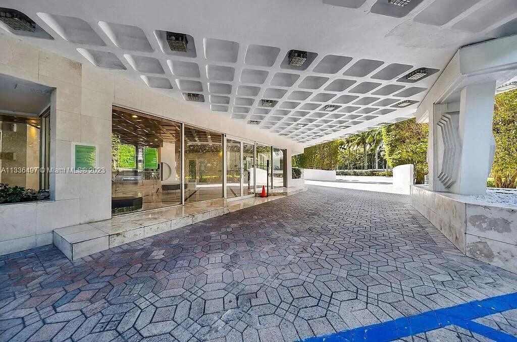 OCTAGON TOWERS I CONDO - Residential