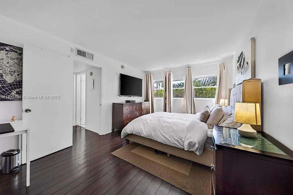 OCTAGON TOWERS I CONDO - Residential