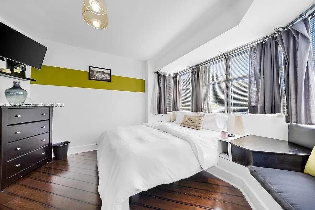 OCTAGON TOWERS I CONDO - Residential