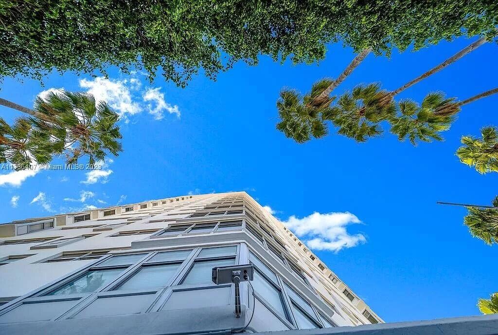 OCTAGON TOWERS I CONDO - Residential