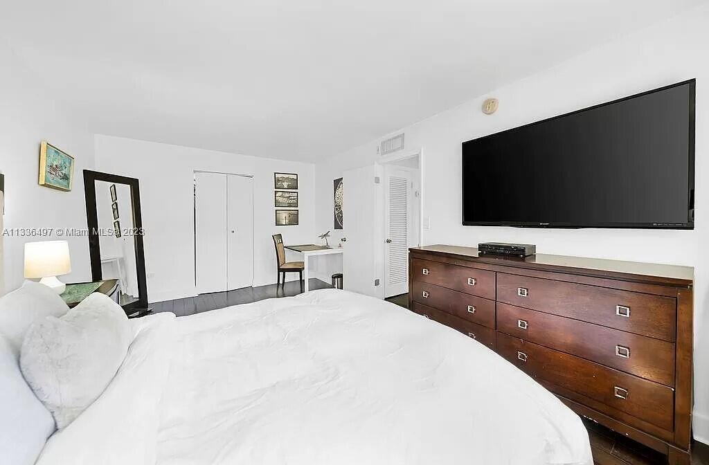 OCTAGON TOWERS I CONDO - Residential