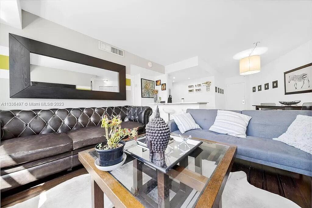 OCTAGON TOWERS I CONDO - Residential