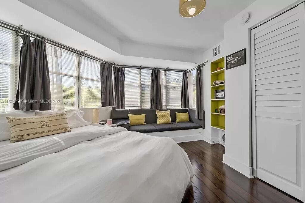 OCTAGON TOWERS I CONDO - Residential