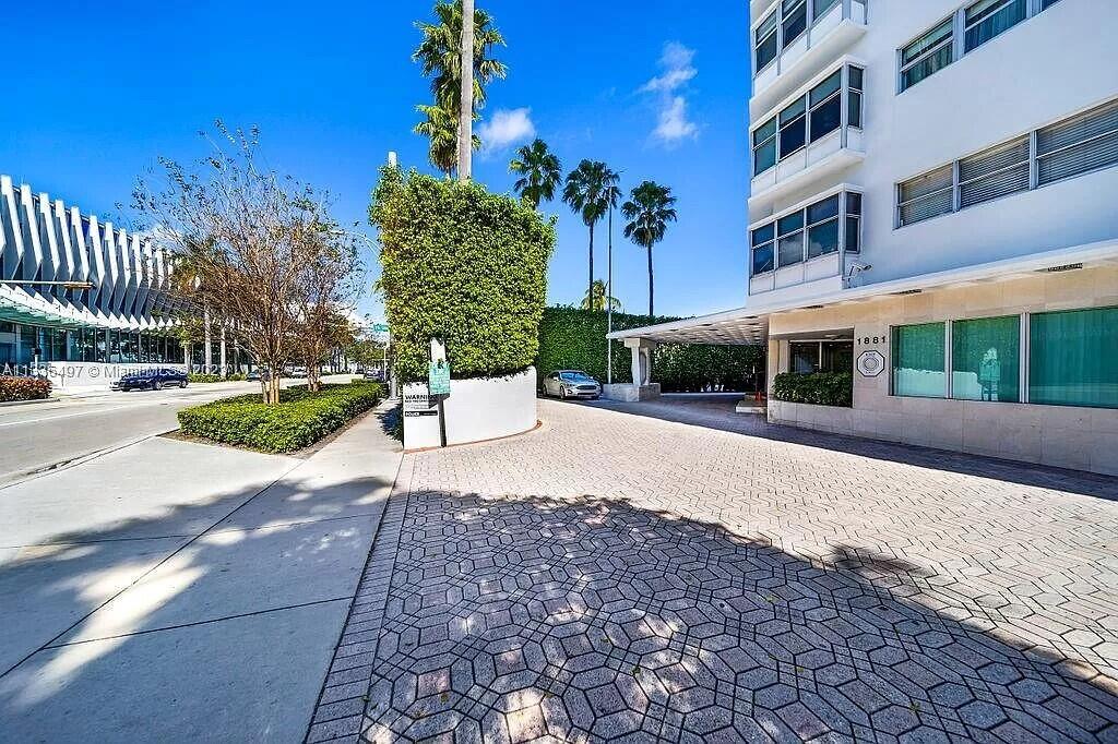 OCTAGON TOWERS I CONDO - Residential