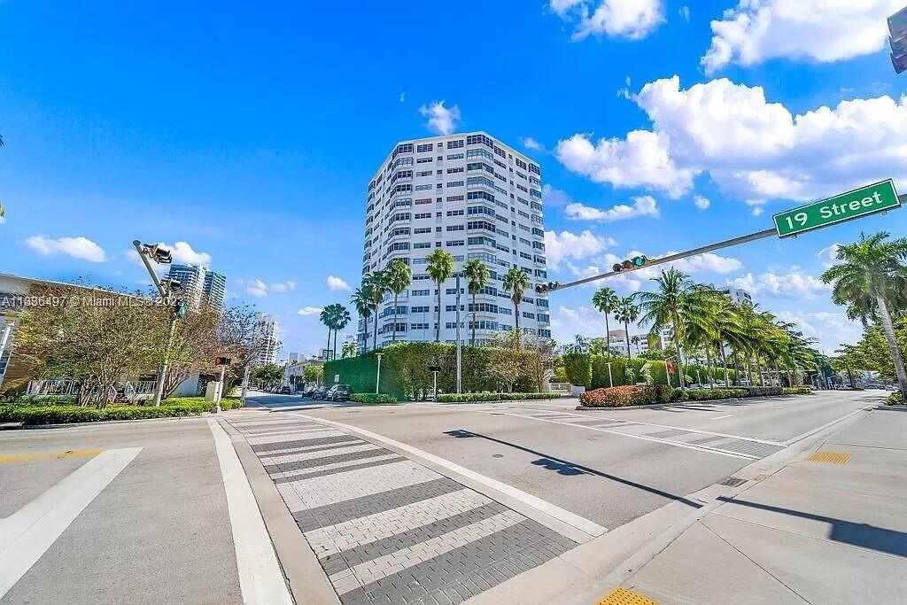 OCTAGON TOWERS I CONDO - Residential