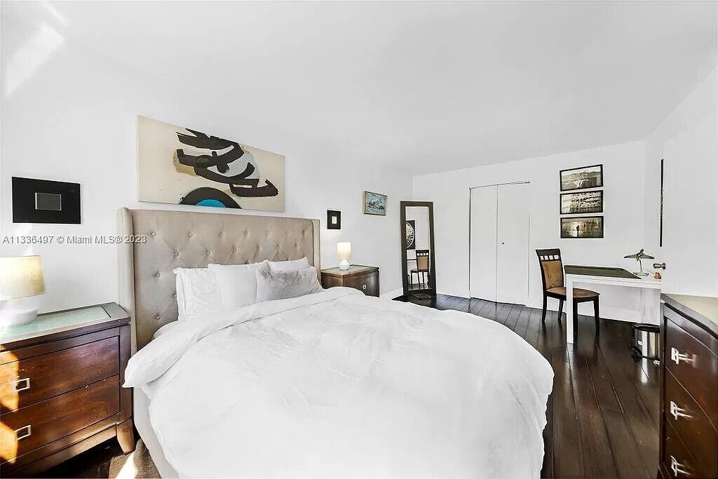 OCTAGON TOWERS I CONDO - Residential
