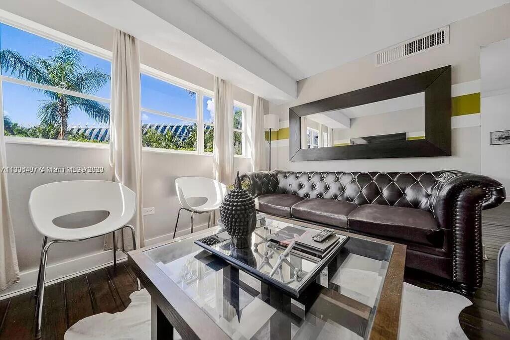 OCTAGON TOWERS I CONDO - Residential