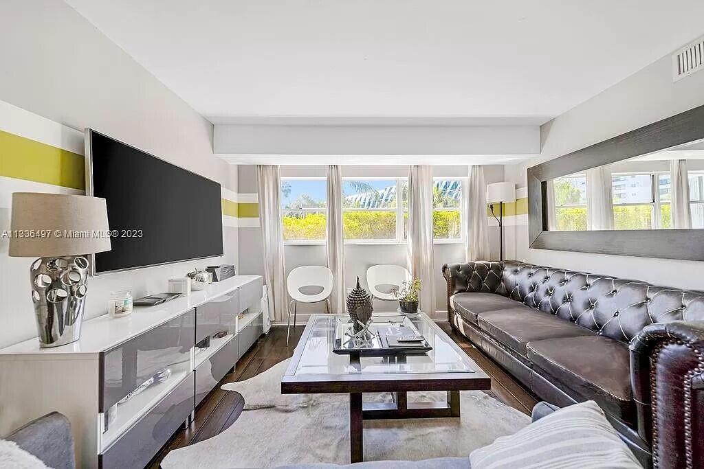 OCTAGON TOWERS I CONDO - Residential