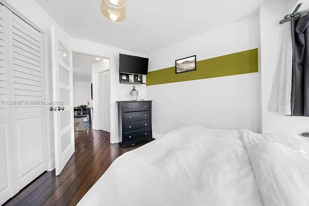 OCTAGON TOWERS I CONDO - Residential