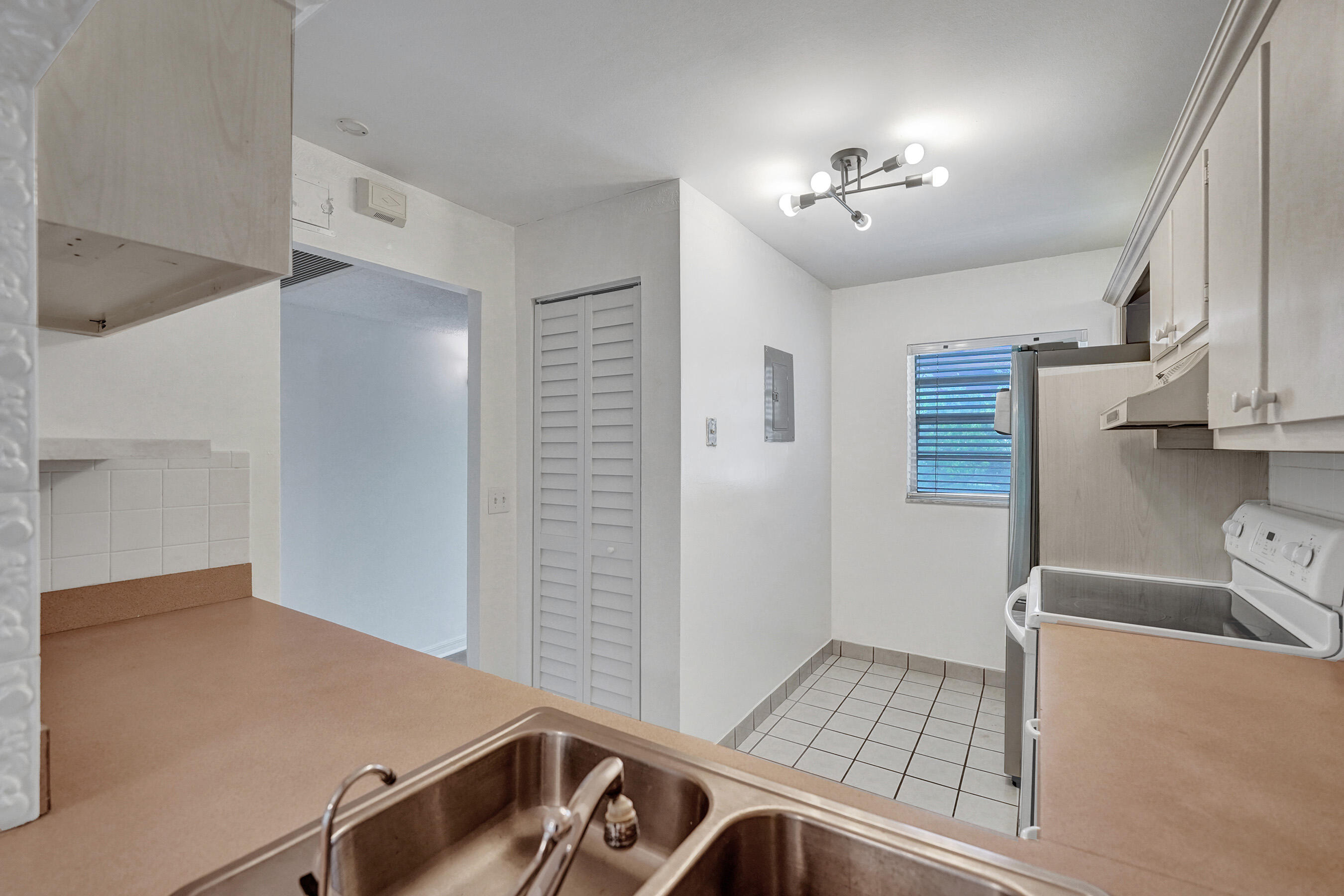 POINCIANA 7 OF PINE ISLAND RIDGE - Residential