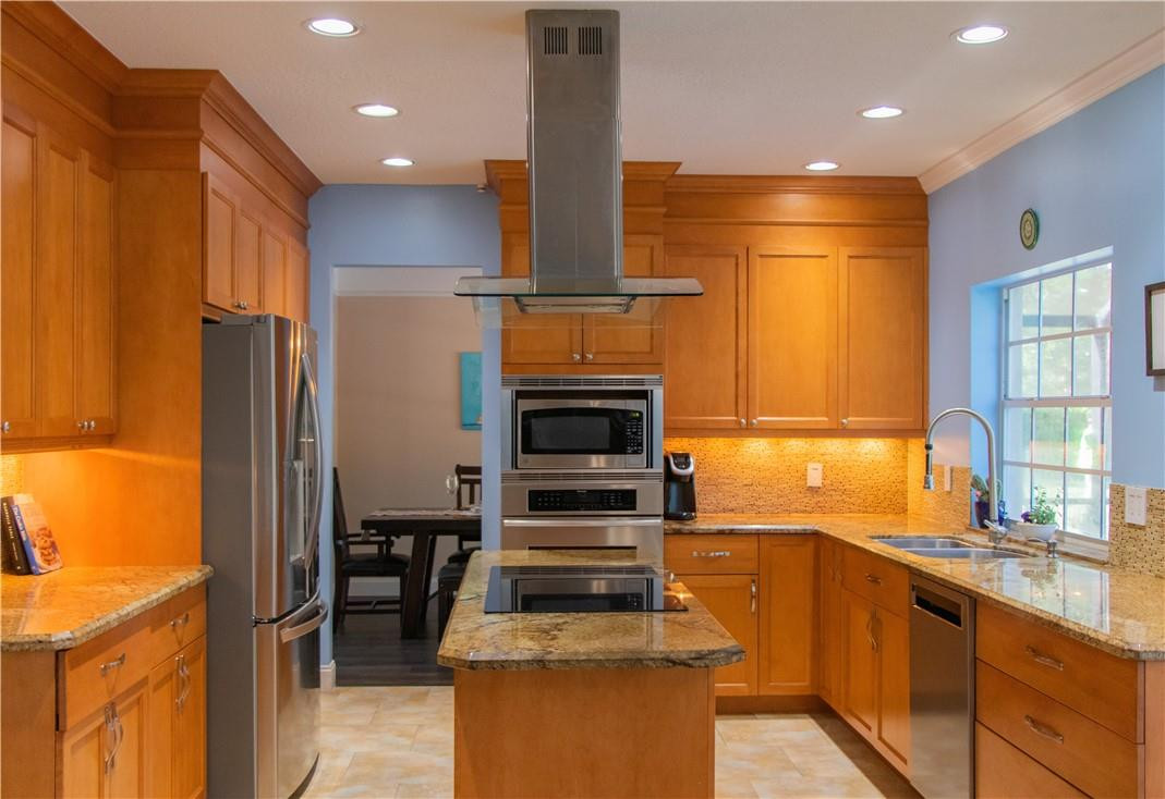 WOODSIDE ESTATES - Residential