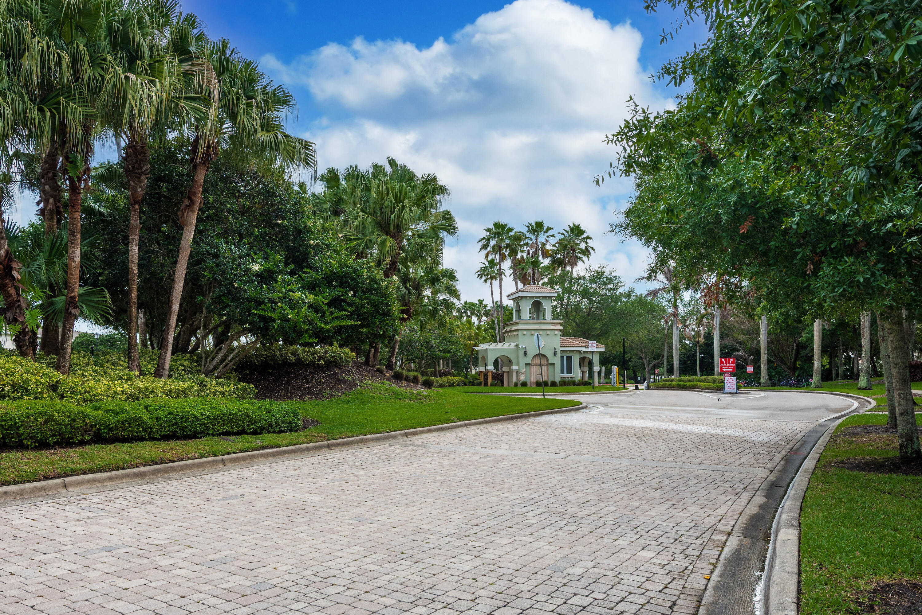 VIZCAYA FALLS PLAT 1 - Residential