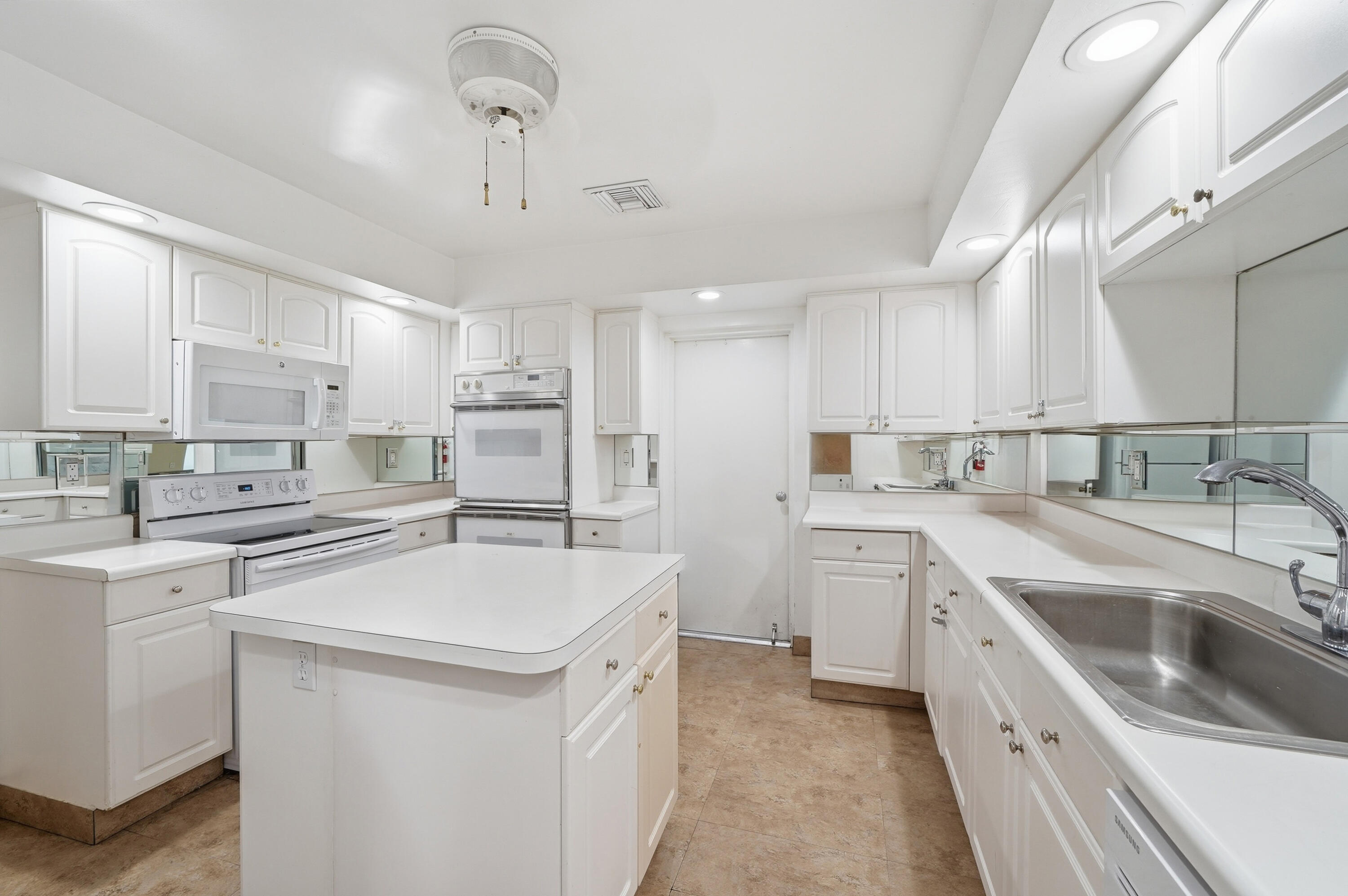 PLAYA DEL MAR CONDO - Residential Lease