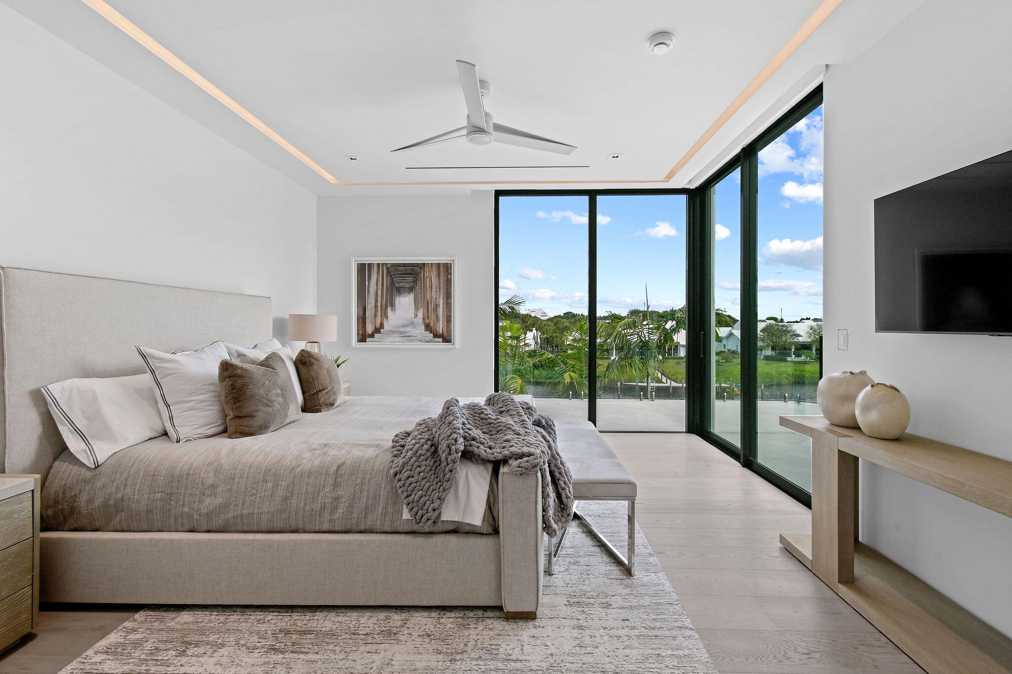 ADMIRALS COVE - Residential