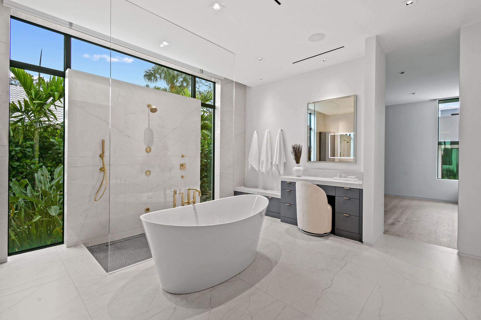 ADMIRALS COVE - Residential