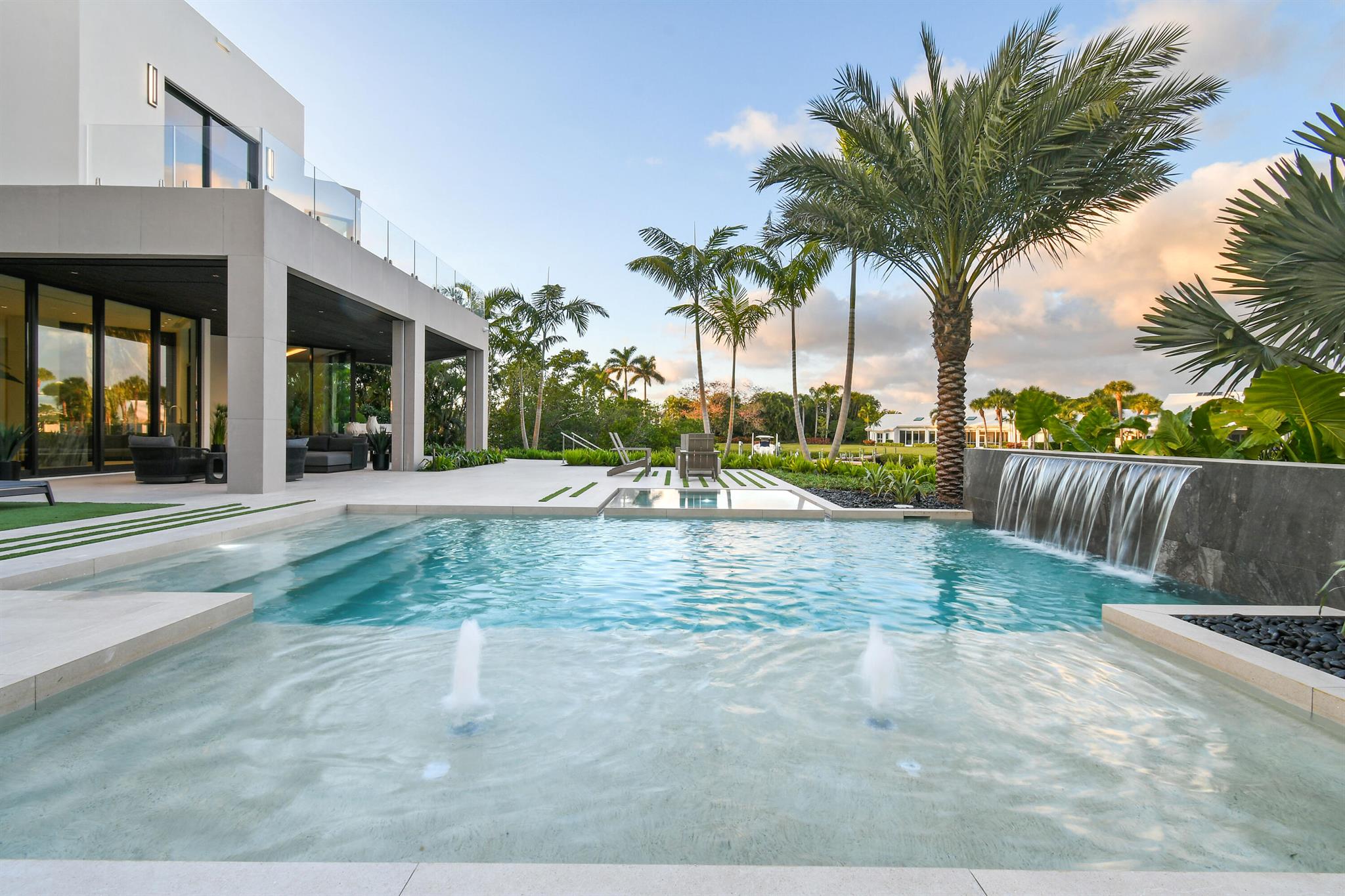 ADMIRALS COVE - Residential