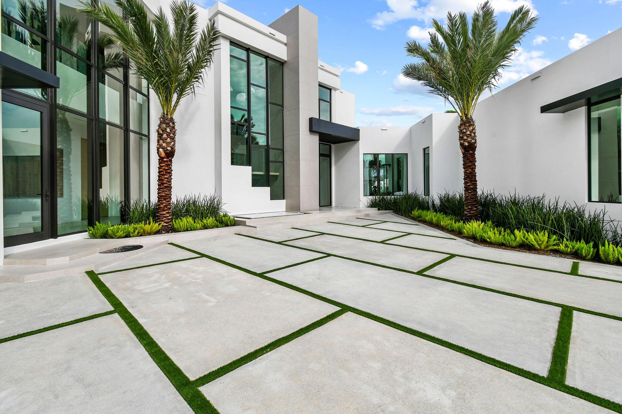 ADMIRALS COVE - Residential
