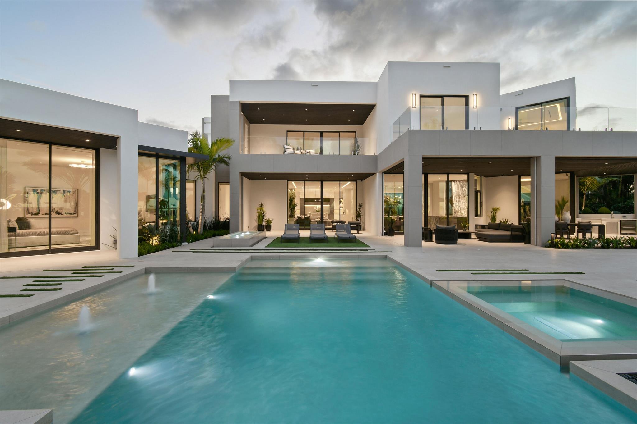 ADMIRALS COVE - Residential