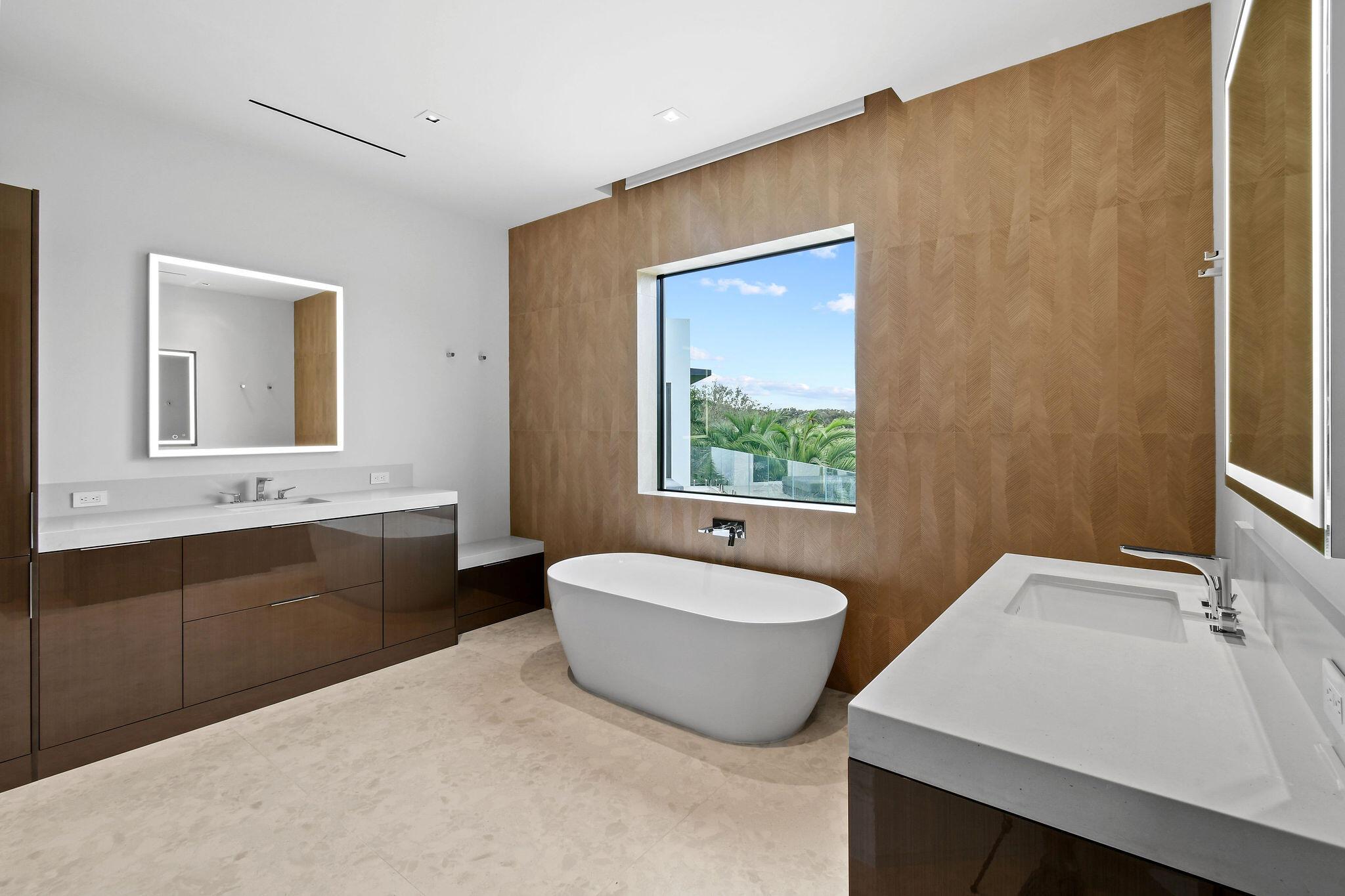 ADMIRALS COVE - Residential