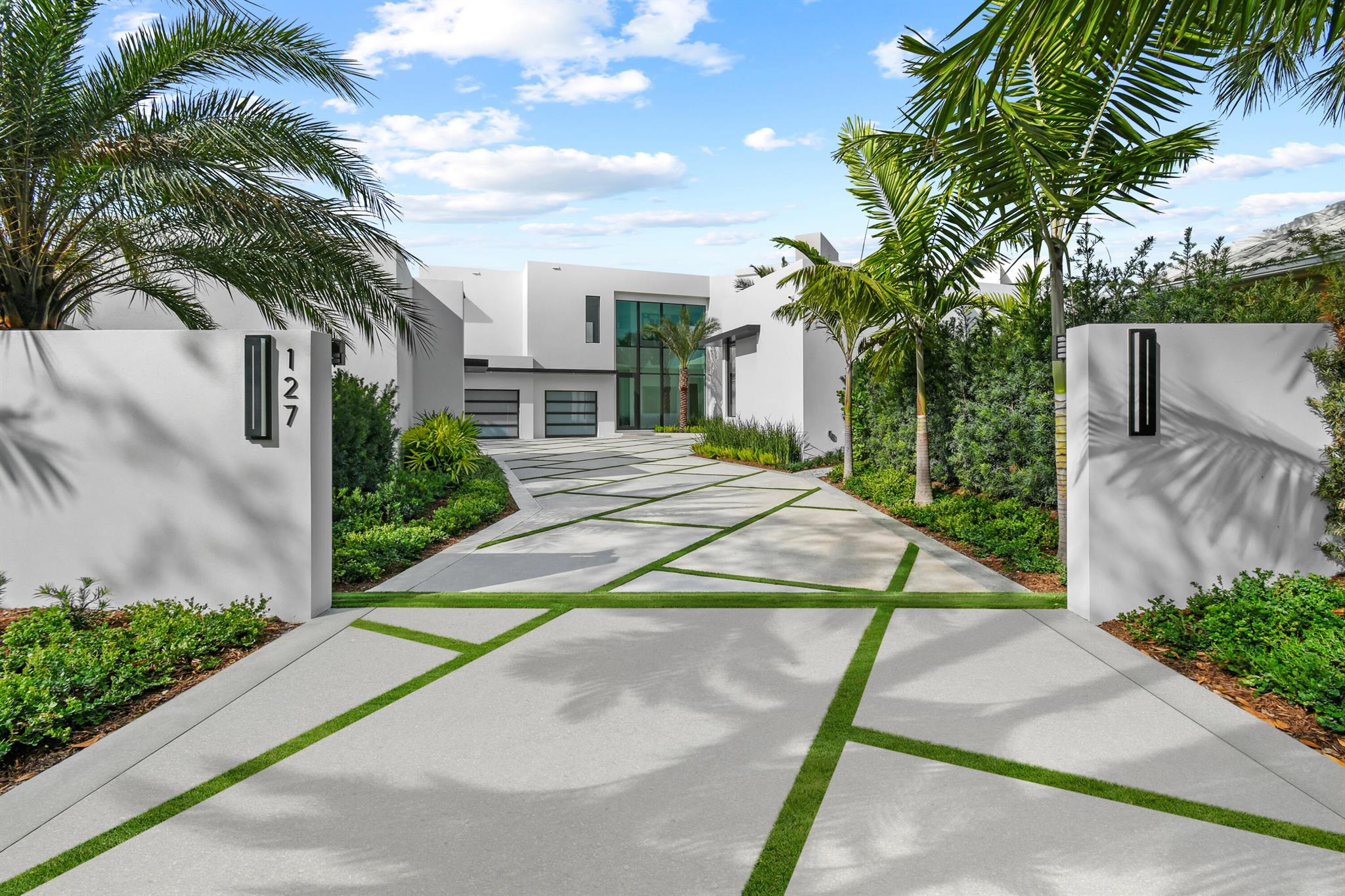 ADMIRALS COVE - Residential