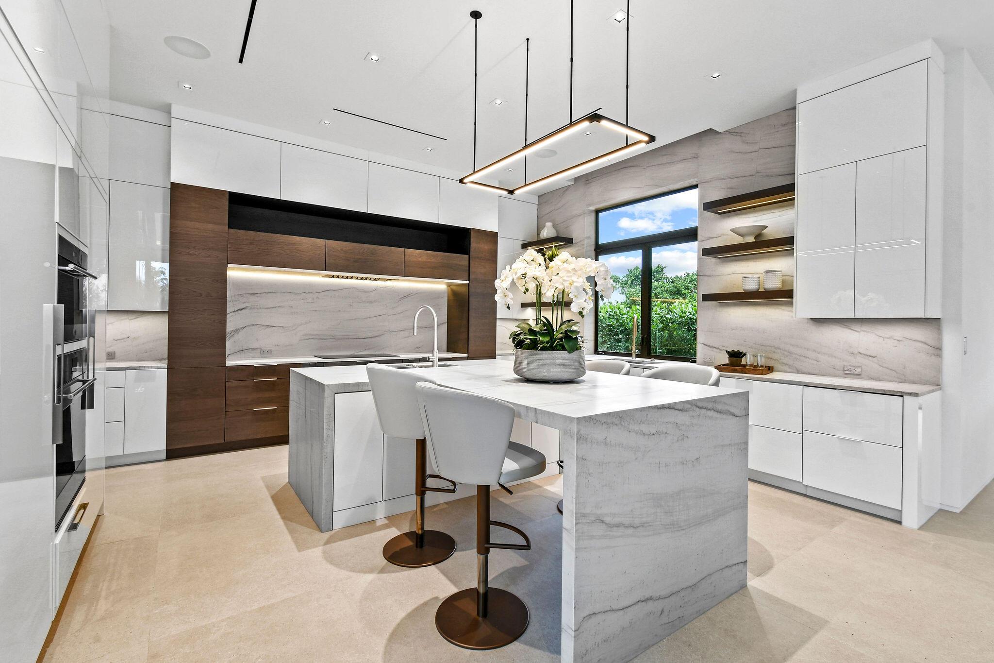 ADMIRALS COVE - Residential