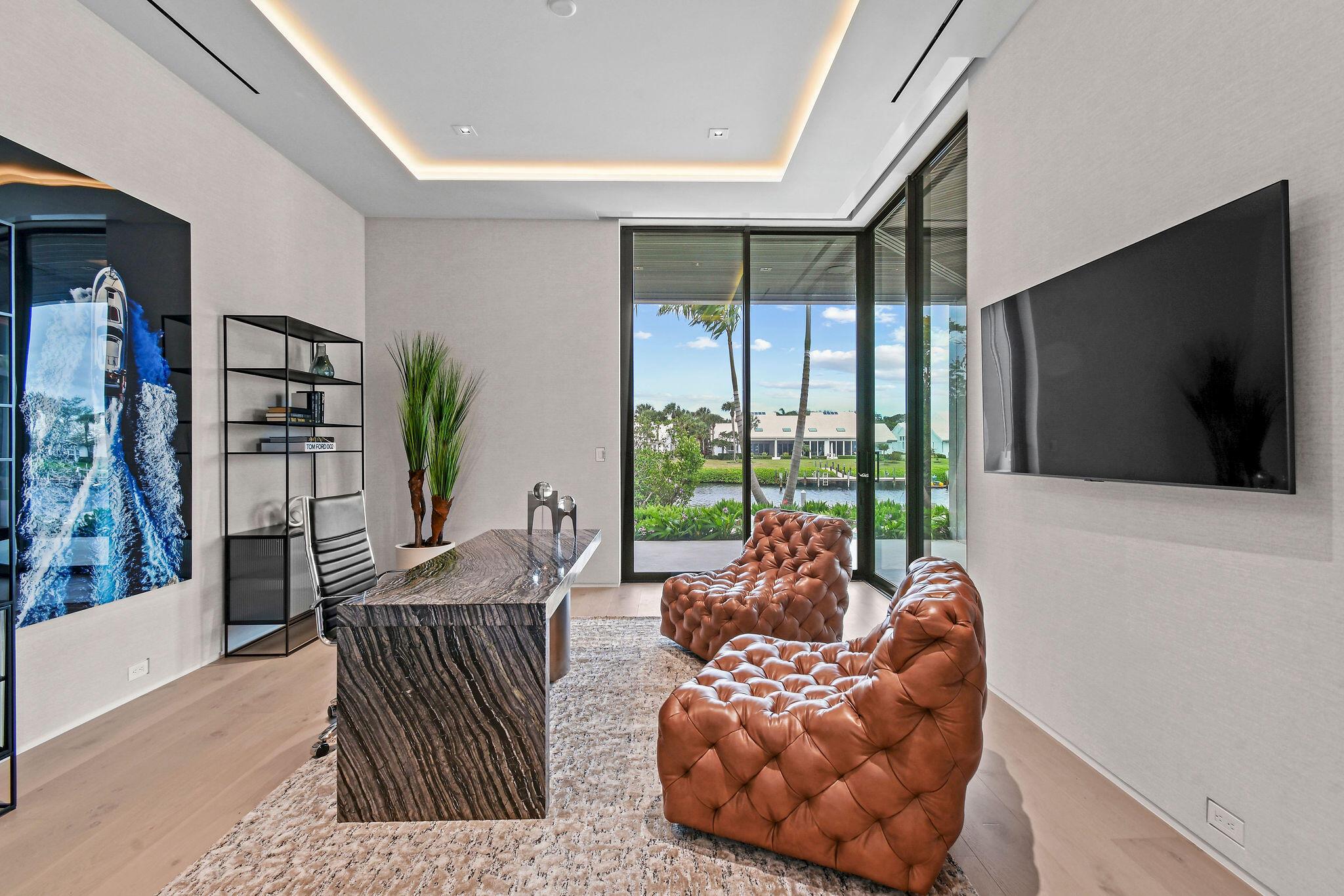 ADMIRALS COVE - Residential