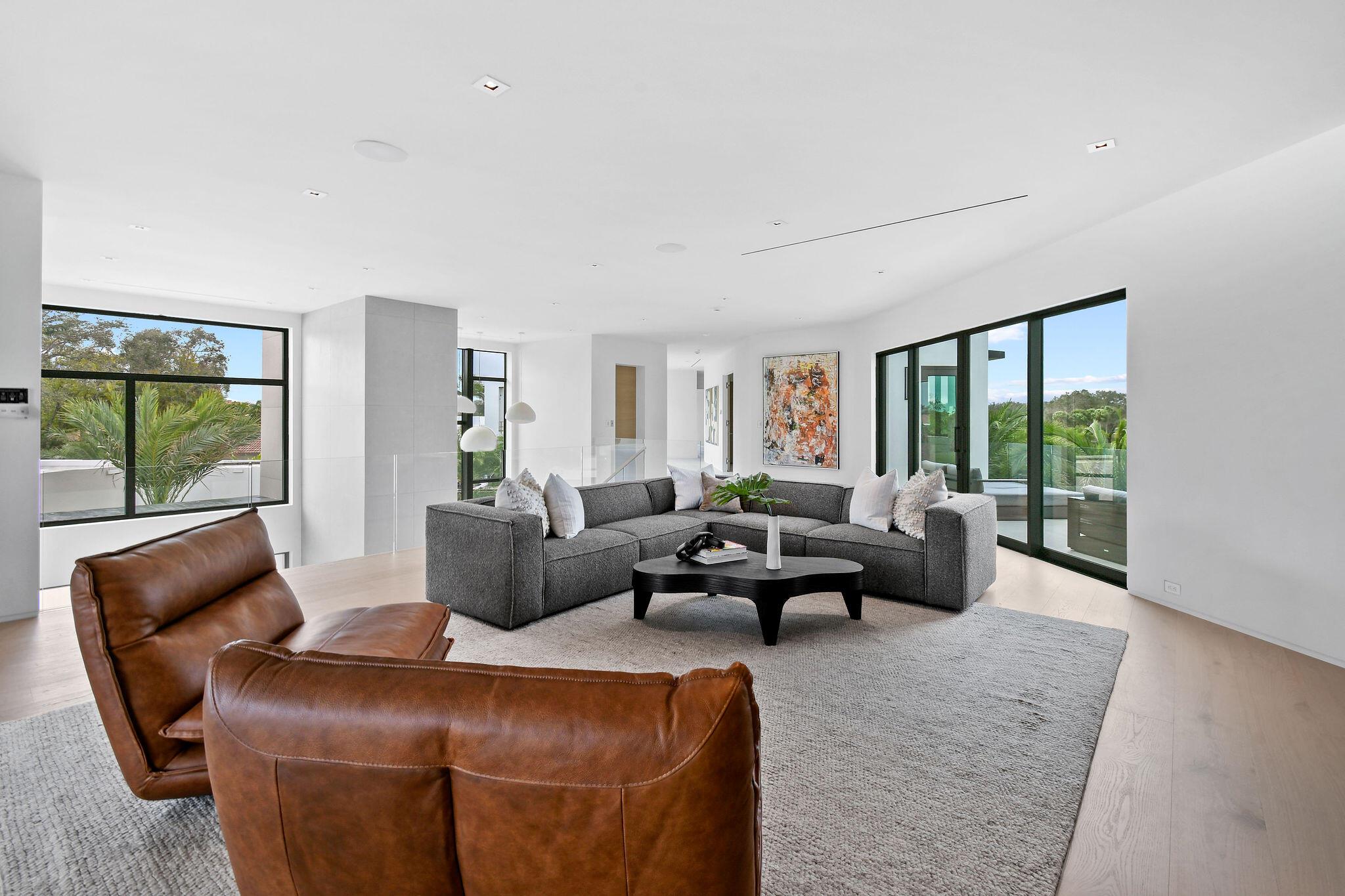 ADMIRALS COVE - Residential