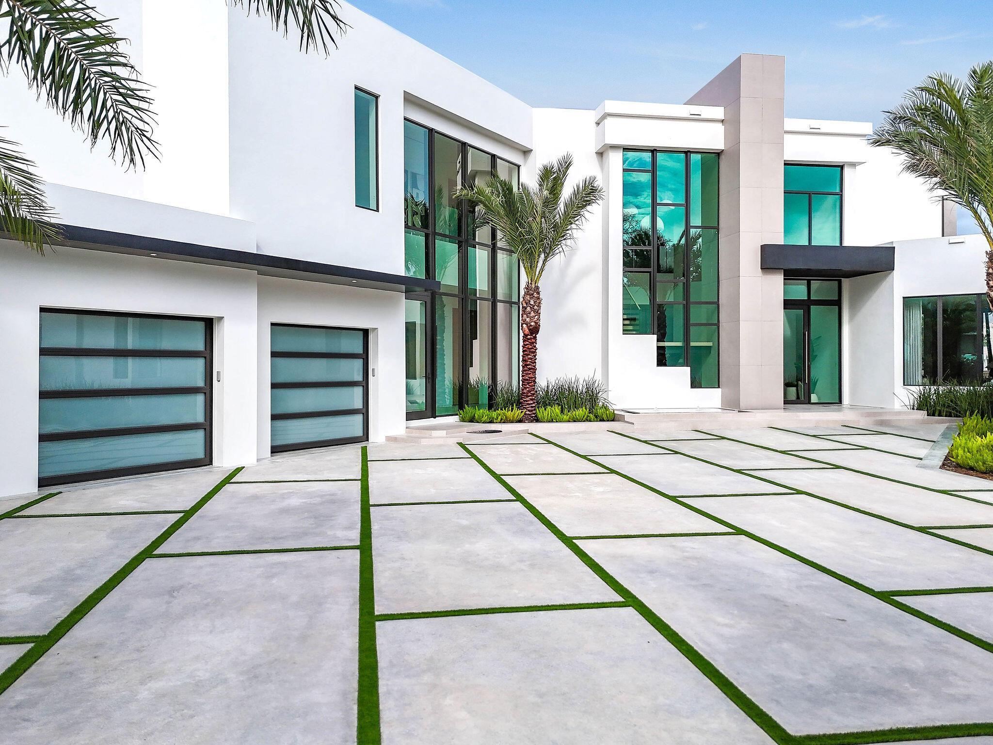 ADMIRALS COVE - Residential