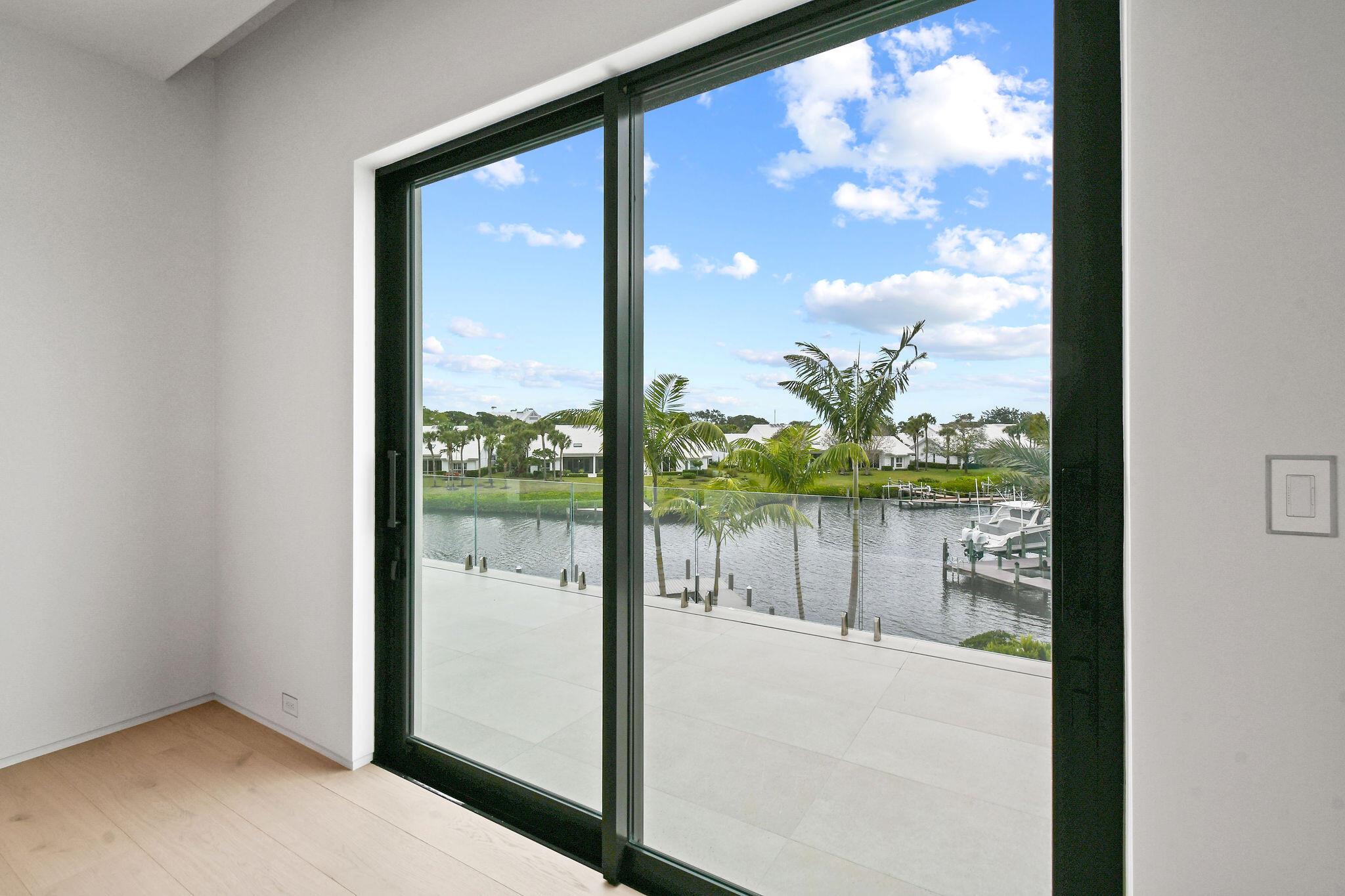 ADMIRALS COVE - Residential