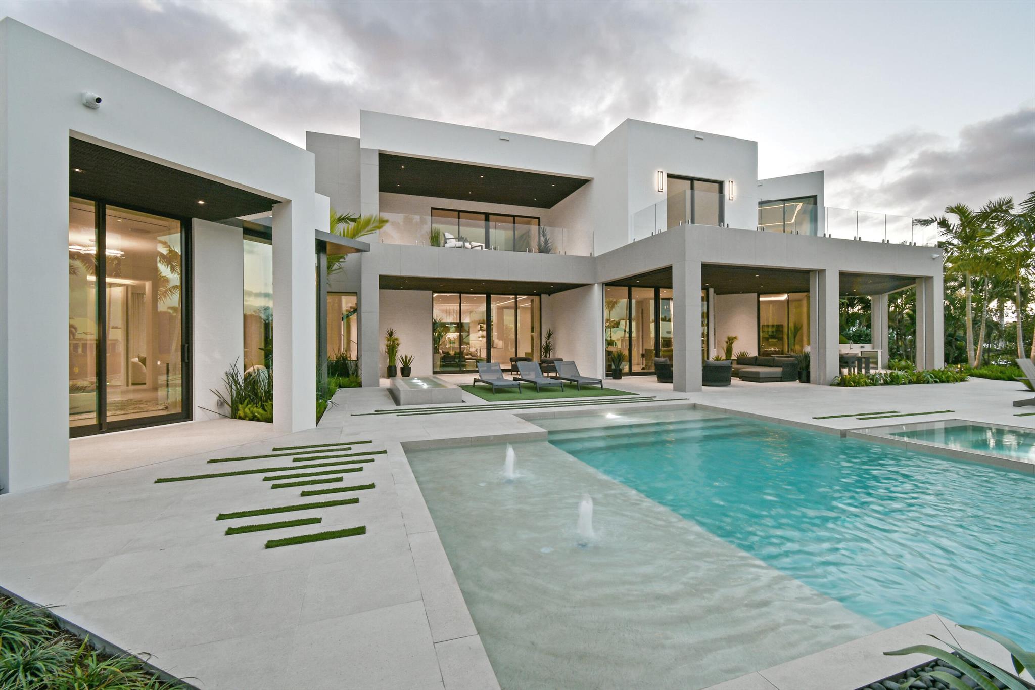 ADMIRALS COVE - Residential