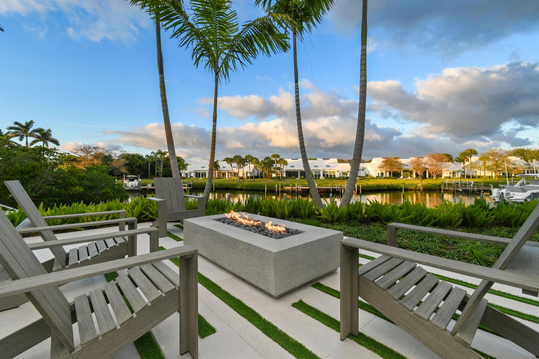 ADMIRALS COVE - Residential
