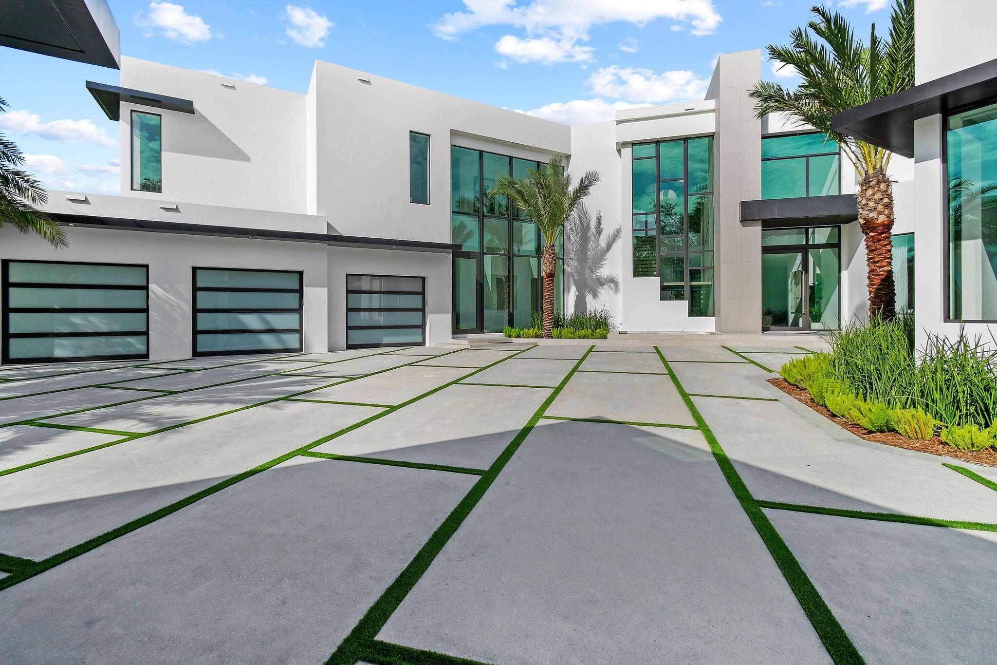 ADMIRALS COVE - Residential