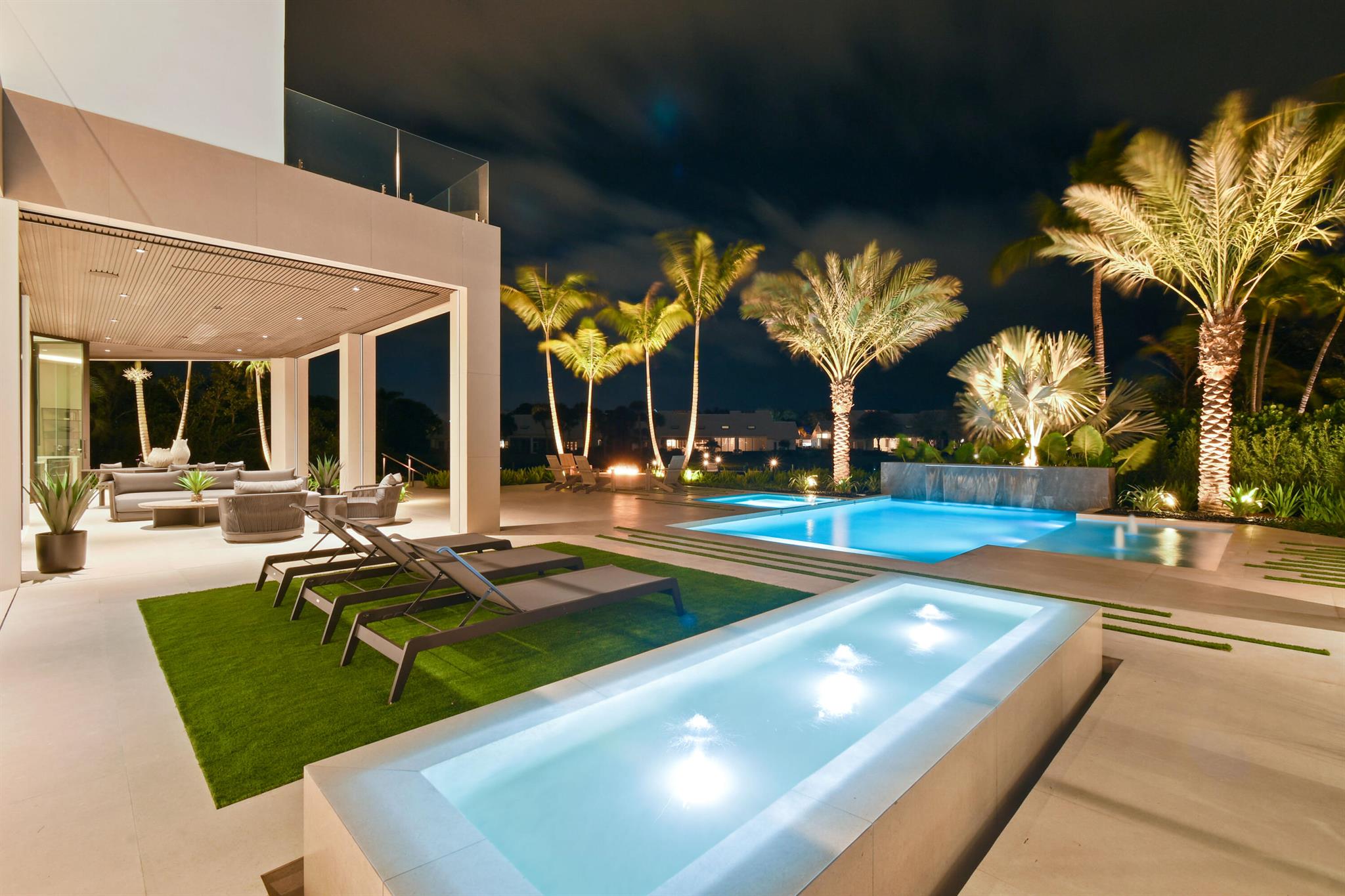 ADMIRALS COVE - Residential