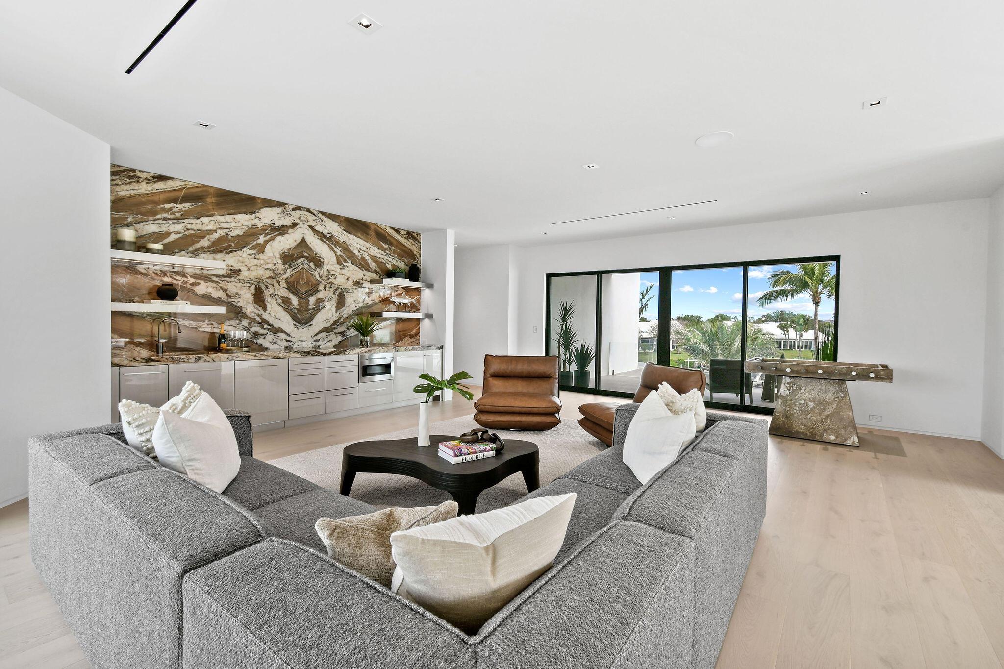 ADMIRALS COVE - Residential