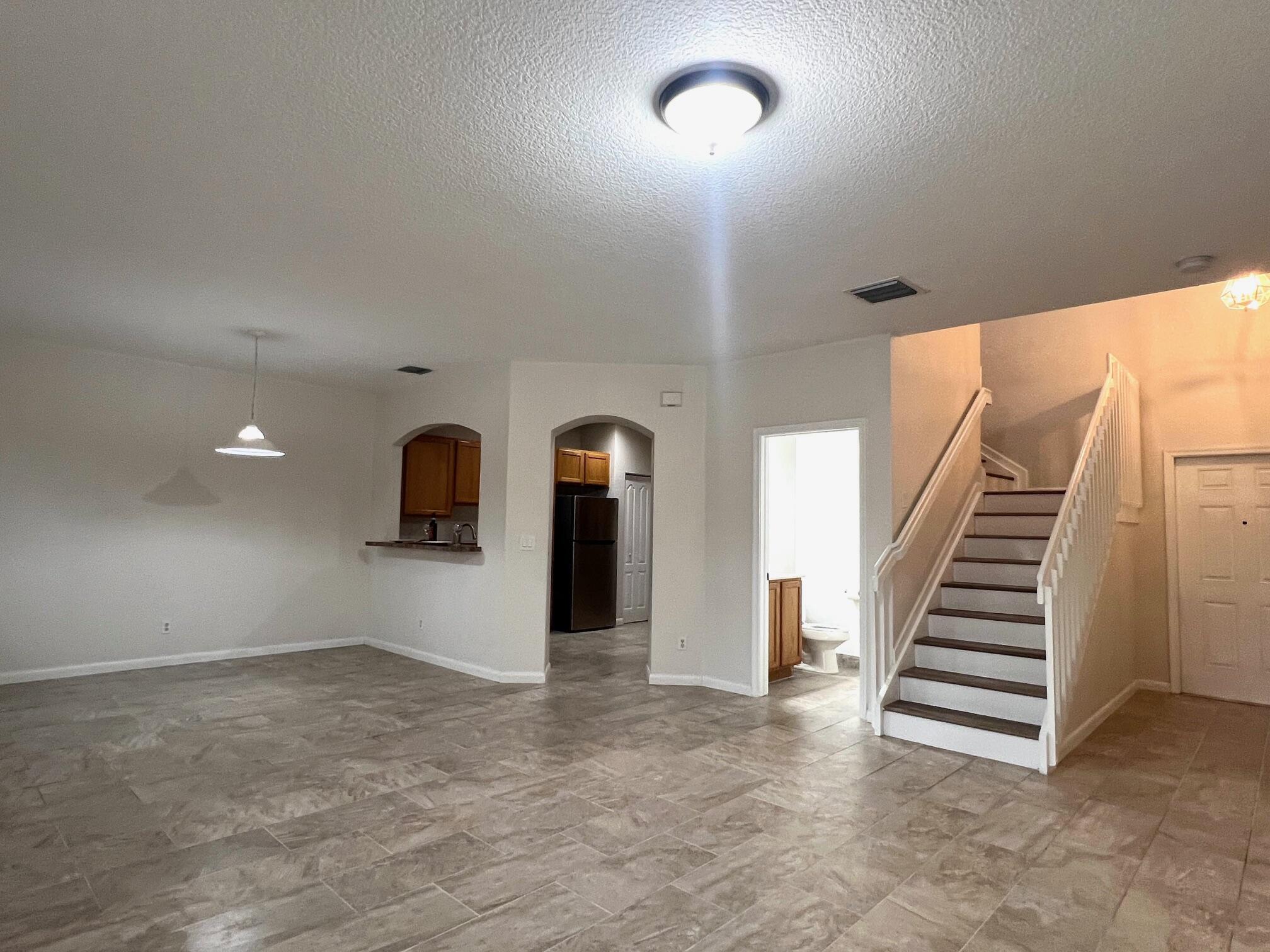VERONA PALMS - Residential